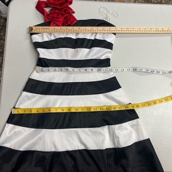 MYSTIC,Women’s/Juniors,Size XXS/XS,Prom/Homecoming Dress, Black& White,& red bow - Picture 3 of 8